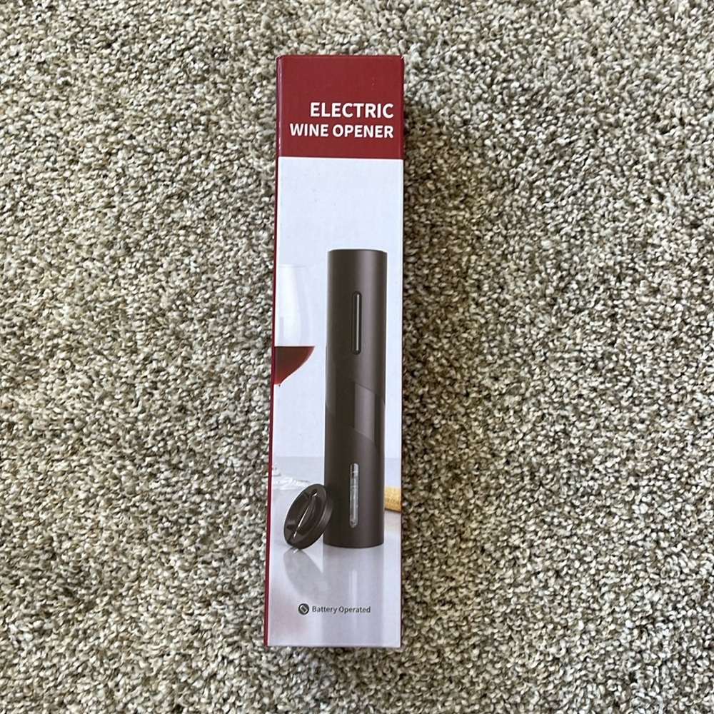 Battery operated electric wine opener